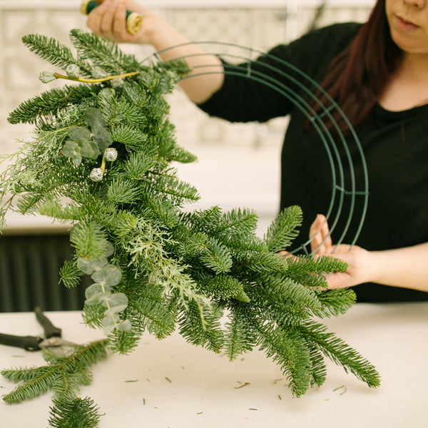 Holiday Wreath Workshop • Bentley Wreath | Saturday • Dec 2 • 6-8pm | Edina